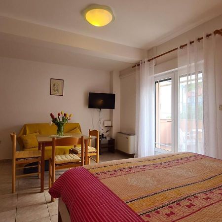 Apartments Ivanovski Rab Town Exterior photo