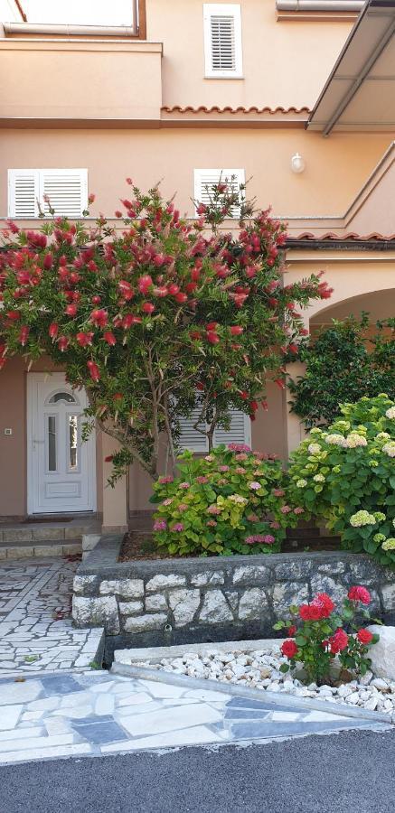 Apartments Ivanovski Rab Town Exterior photo